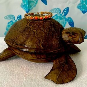 Gold beaded bracelet. 💐